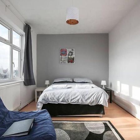 Large Modern Apartment With Garden Sleeps 10 Guests London Exterior photo