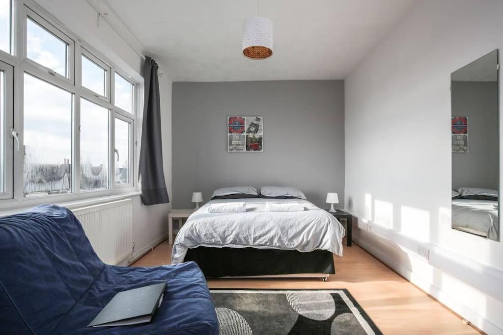 Large Modern Apartment With Garden Sleeps 10 Guests London Exterior photo
